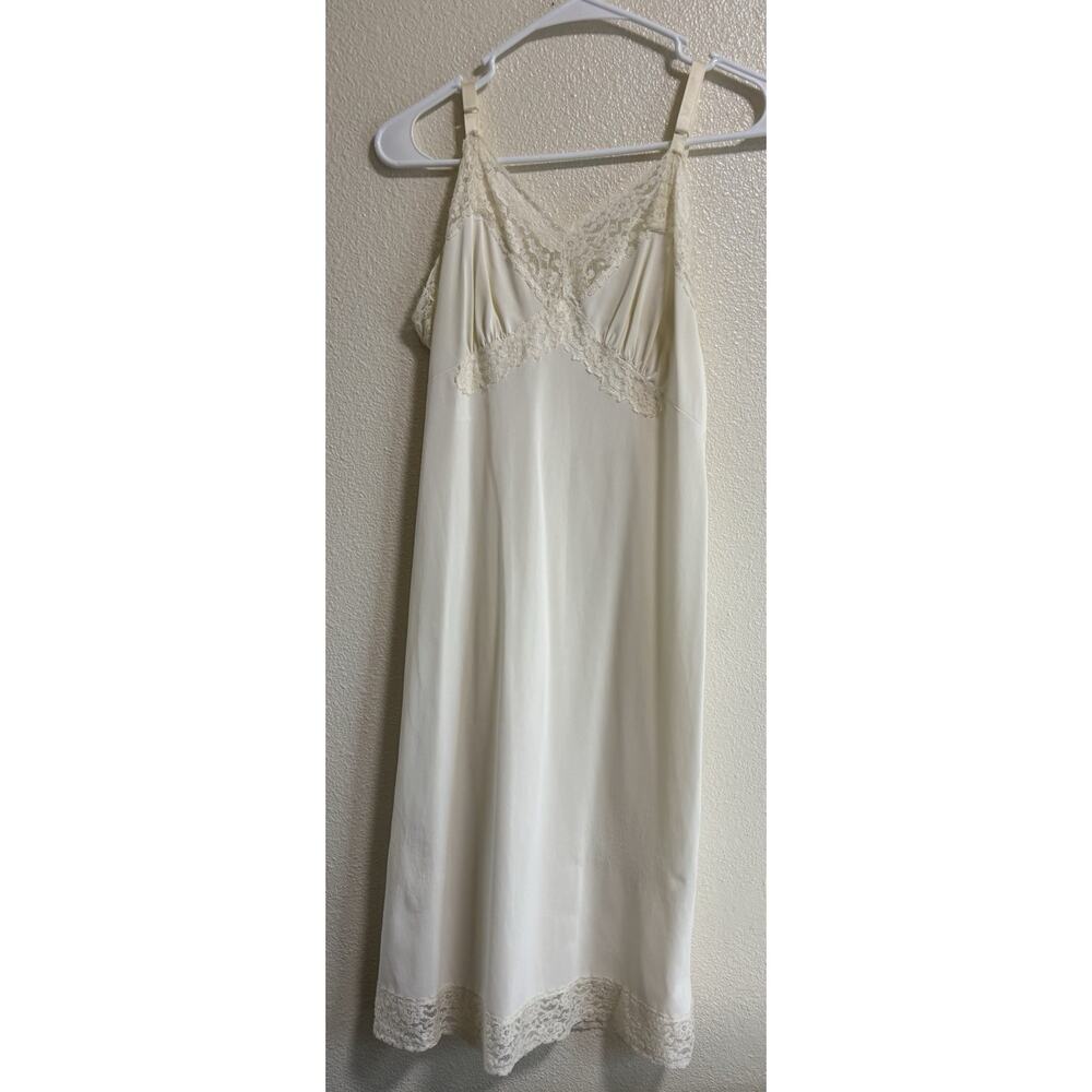 Vintage Slip White 100% Nylon Nightgown Lace USA Undergarments Women’s Size 34